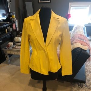 Vintage pastel yellow leather jacket 🧥